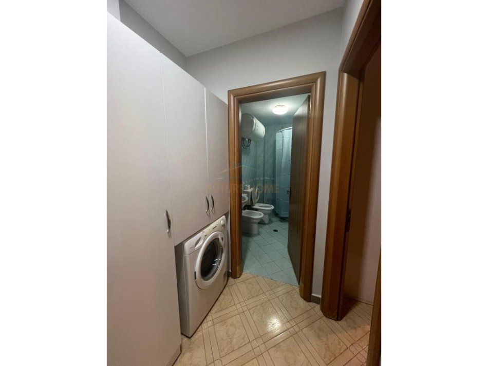 Tirane, jap me qera apartament 1+1 Kati 5, 63 m² 530 € (5 MAJI)