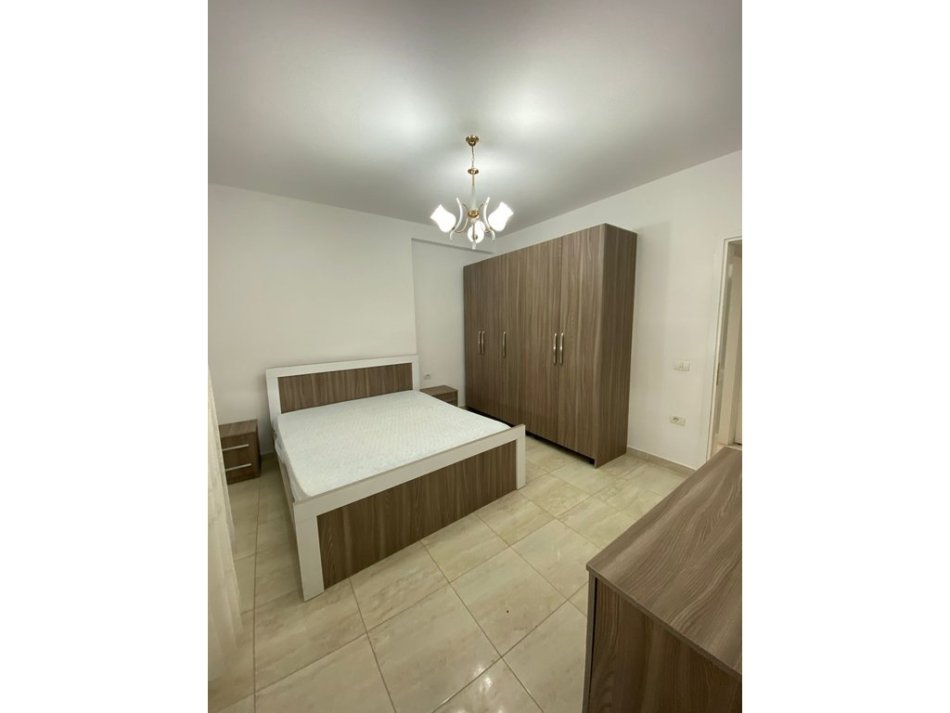 Tirane, jap me qera apartament 2+1 Kati 2, 81 m² 650 € (KOMUNA E PARISIT)