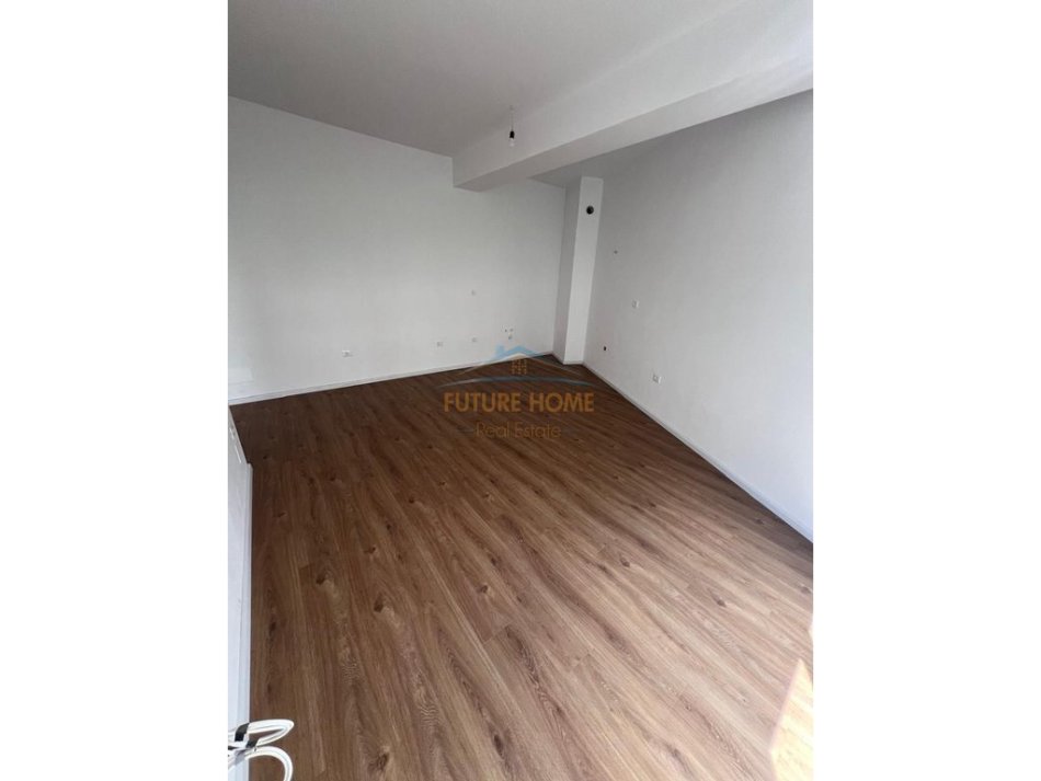 Tirane, shes apartament 1+1 Kati 5, 60 m² 100.000 € (ALIDEMI)