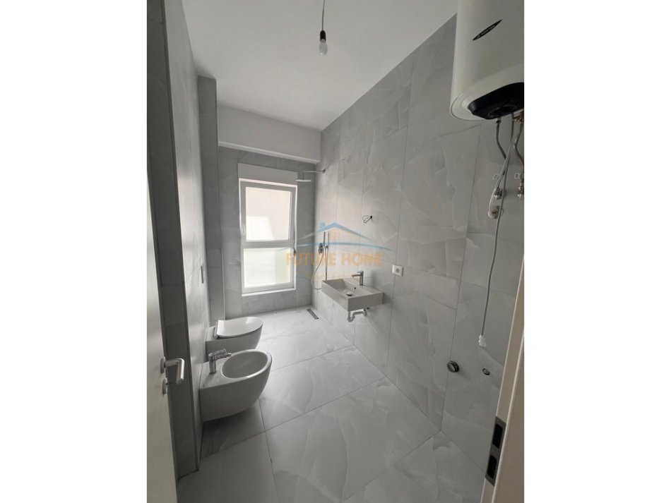 Tirane, shes apartament 1+1 Kati 5, 60 m² 100.000 € (ALIDEMI)