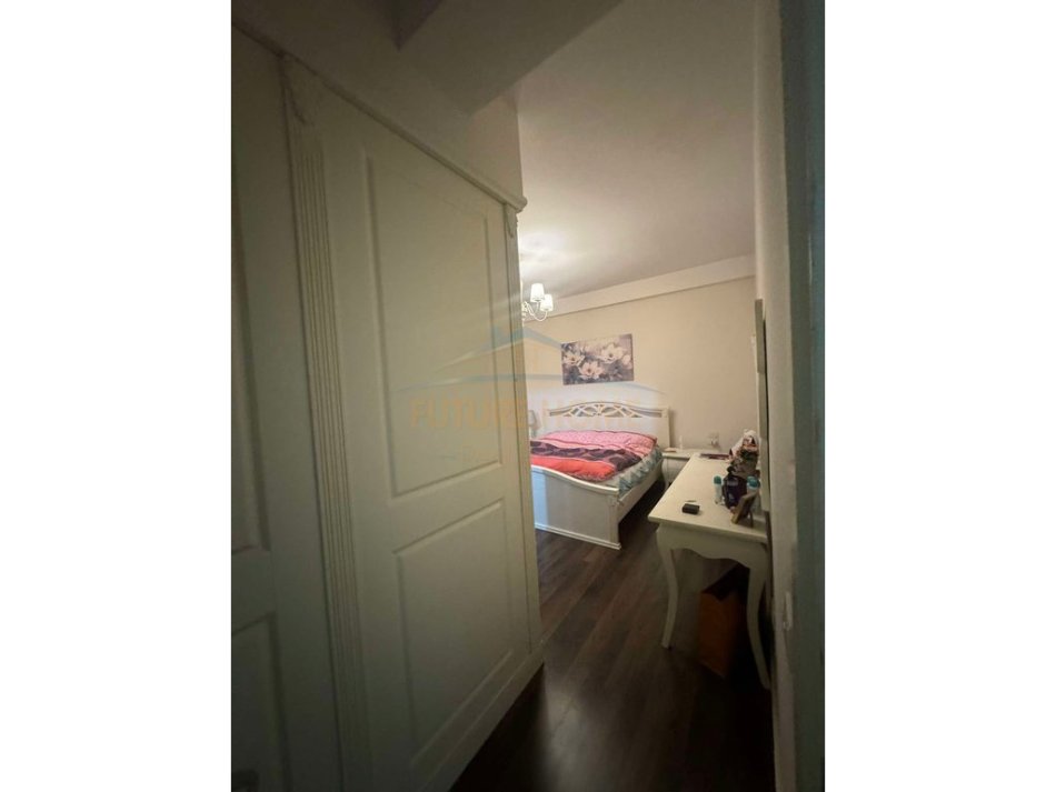 Tirane, jepet me qera apartament 3+1 Kati 1, 137 m² 12.000 € (Blloku)