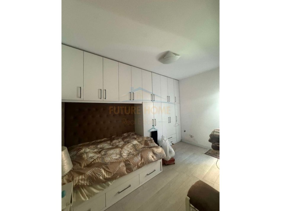 Tirane, jepet me qera apartament 3+1 Kati 1, 137 m² 12.000 € (Blloku)
