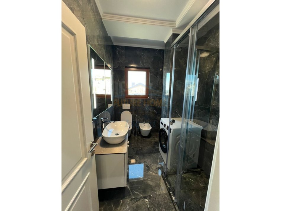 Tirane, jap me qera apartament 1+1 Kati 5, 65 m² 600 € (SHKOLLA E BALETIT)