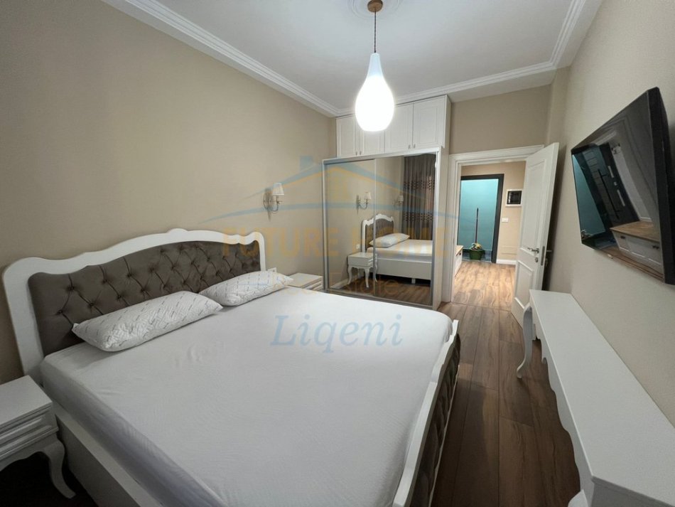 Tirane, jap me qera apartament 1+1 Kati 5, 65 m² 600 € (SHKOLLA E BALETIT)