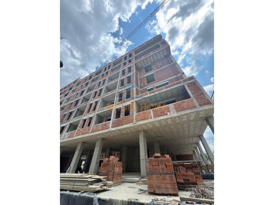 Tirane, shes apartament 2+1 Kati 3, 91 m² 90.000 € (Univers City)
