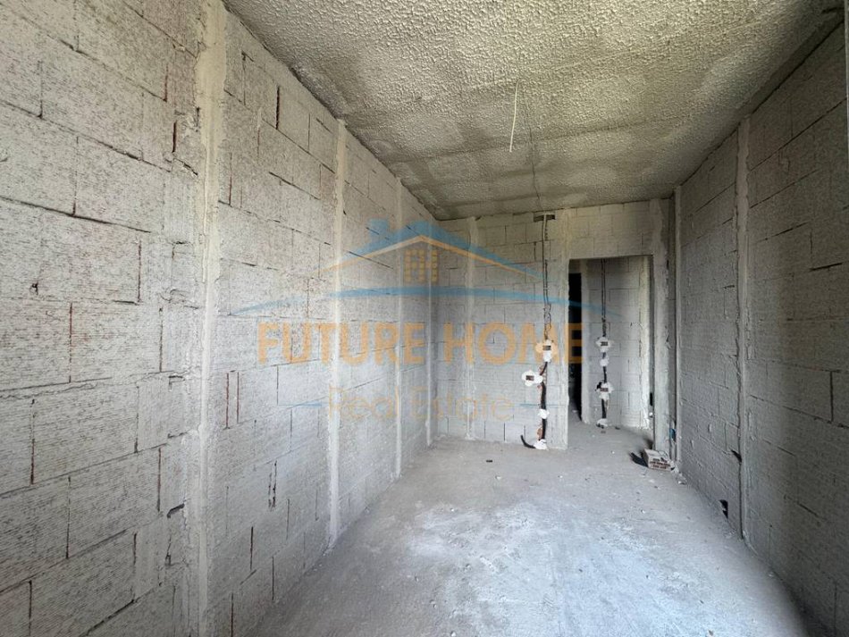 Tirane, shes apartament 2+1 Kati 3, 91 m² 90.000 € (Univers City)