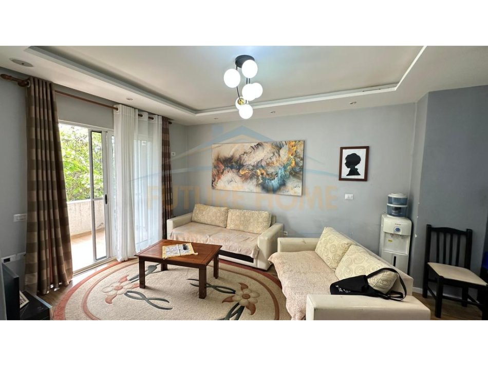 Tirane, jap me qera apartament 2+1 Kati 4, 94 m² 400 € (FRESK)
