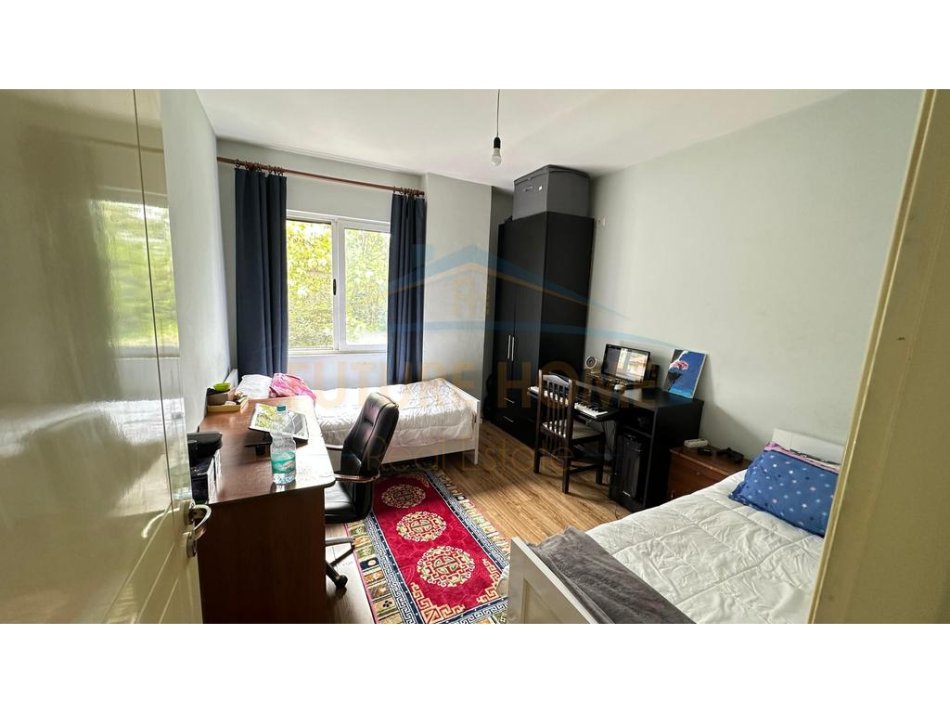 Tirane, jap me qera apartament 2+1 Kati 4, 94 m² 400 € (FRESK)
