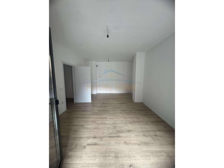Tirane, jepet me qera apartament 1+1+Ballkon Kati 3, 86 m² 350 € (UNAZA RE , (OASSIS ))    UNA53065