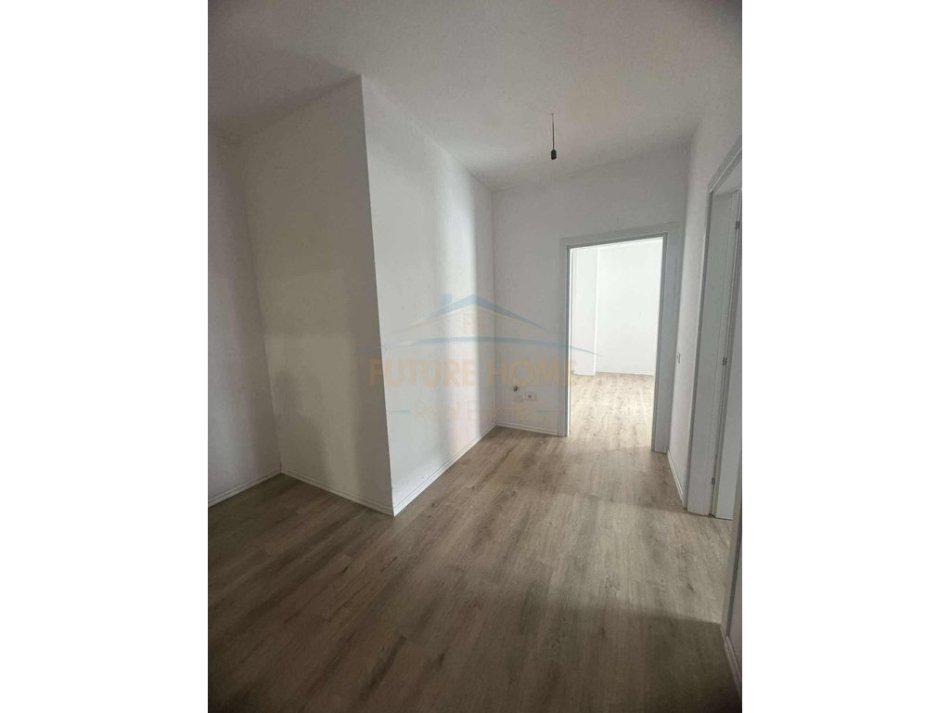 Tirane, jepet me qera apartament 1+1+Ballkon Kati 3, 86 m² 350 € (UNAZA RE , (OASSIS ))    UNA53065