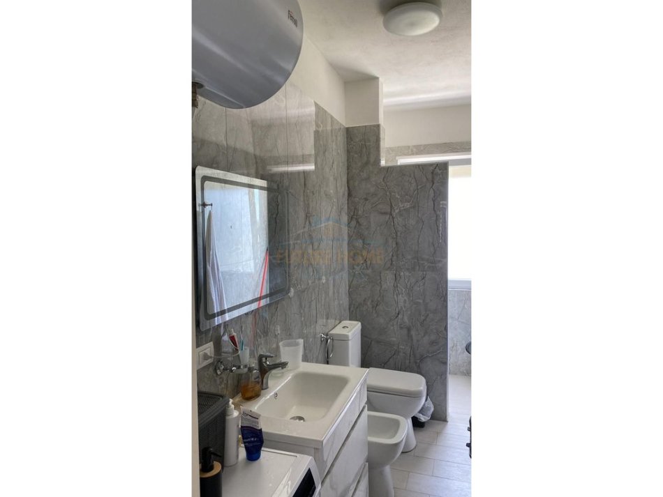 Tirane, jap me qera apartament 1+1 Kati 2, 60 m² 400 € (FRESK)