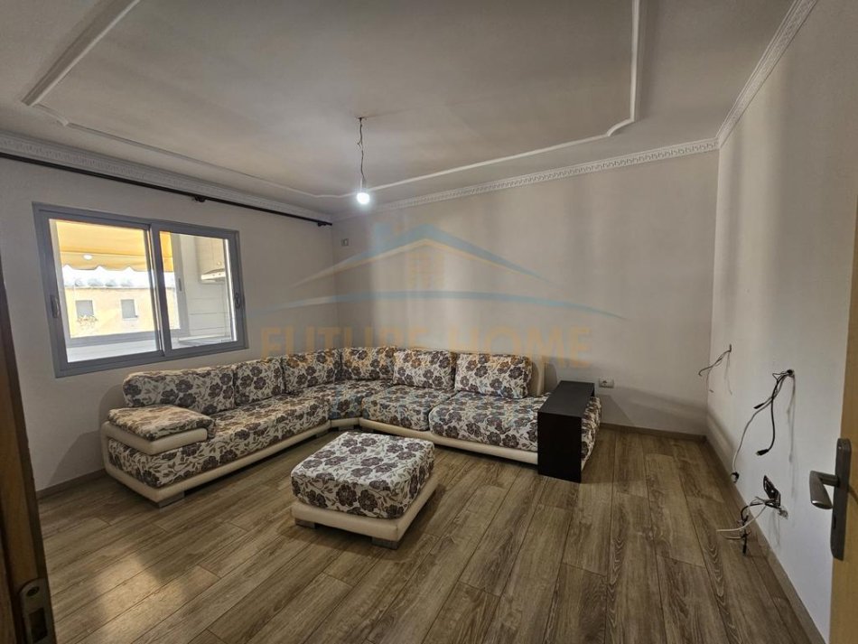 Tirane, shitet apartament duplex 3+1+Ballkon Kati 5, 112 m² 160.000 € (Tregu Elektrik)