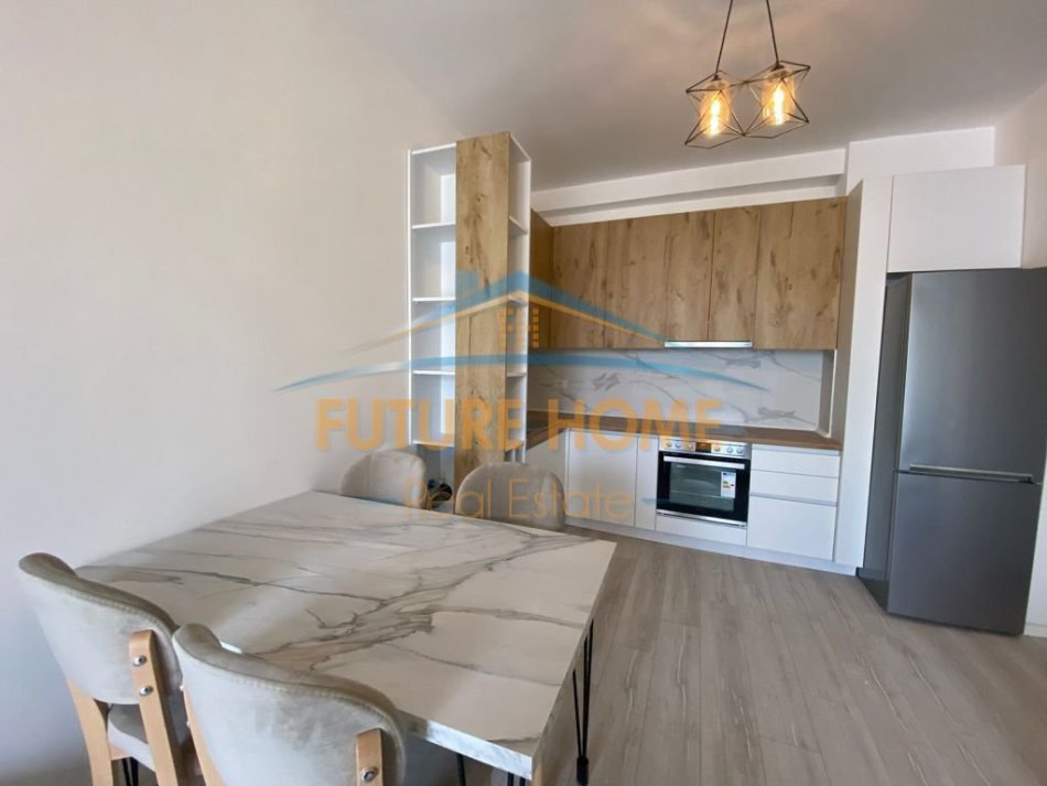 Tirane, shitet apartament 2+1 Kati 8, 132 m² (yzberisht)