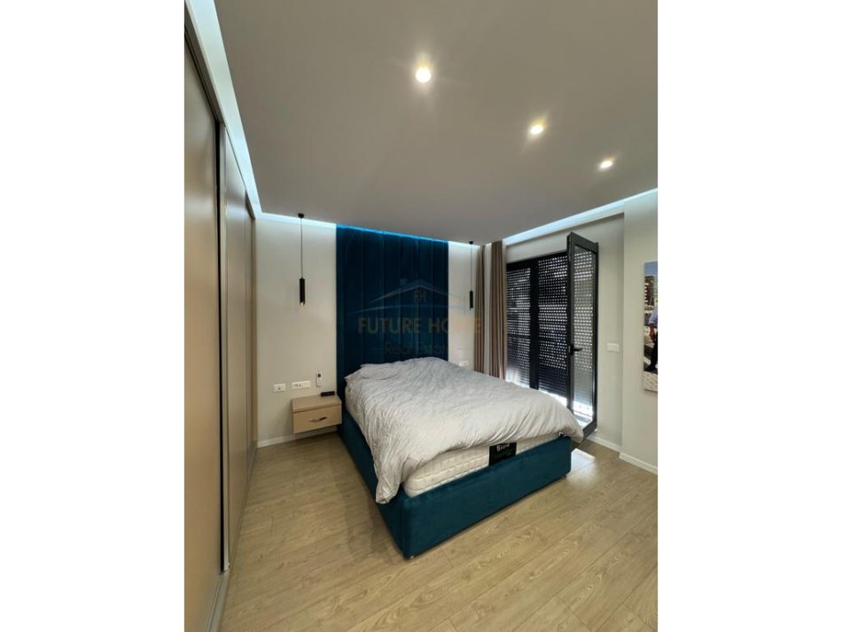 Tirane, shitet apartament 2+1+Ballkon Kati 2, 110 m² 264.999 € (kodra e diellit)