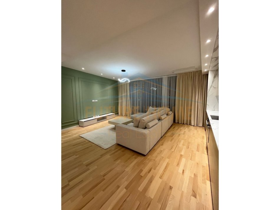 Tirane, shitet apartament 2+1 Kati 5, 130 m² 410.000 € (liqeni)