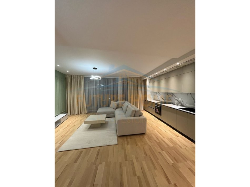 Tirane, shitet apartament 2+1 Kati 5, 130 m² 410.000 € (liqeni)