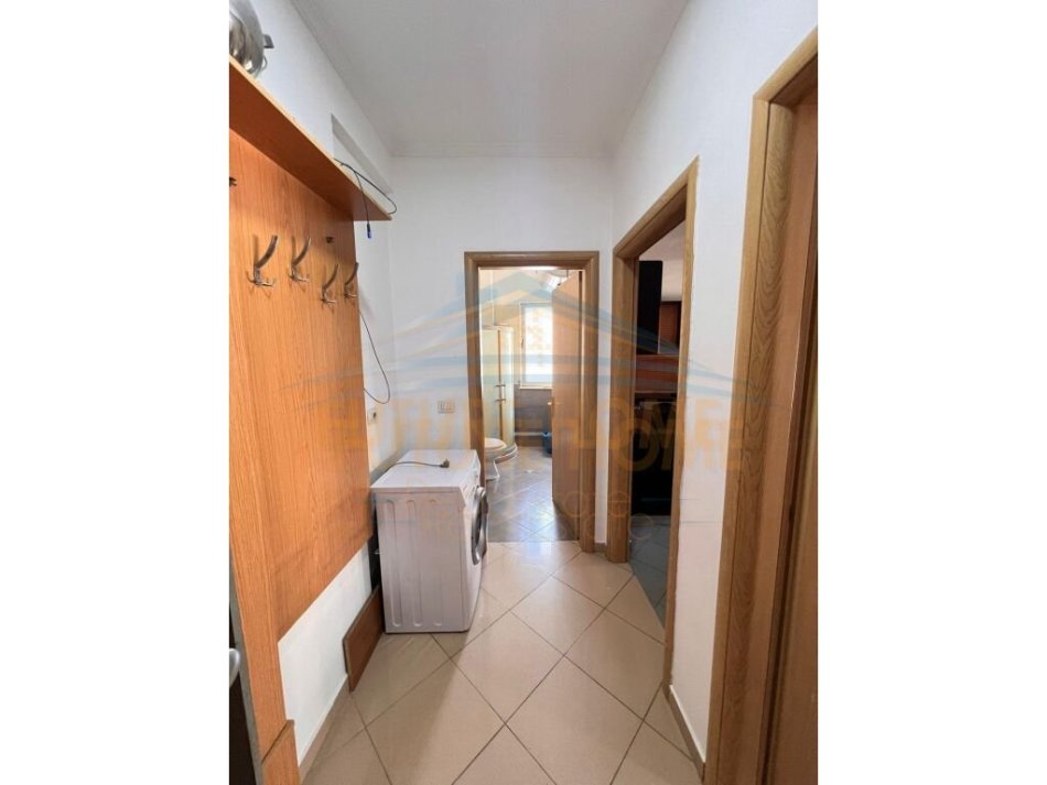 Tirane, jepet me qera apartament 1+1 Kati 3, 70 m² 350 € (ASTIR PRANE RROTONDOS) UNA53113