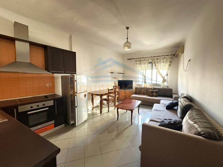 Tirane, jepet me qera apartament 1+1 Kati 3, 70 m² 350 € (ASTIR PRANE RROTONDOS) UNA53113