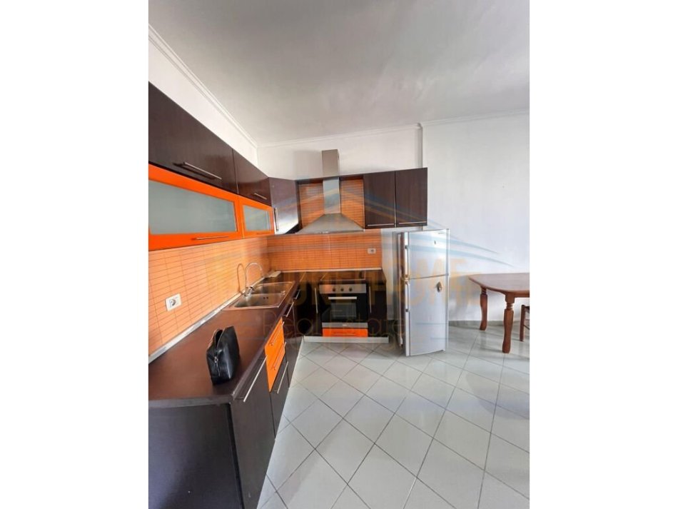 Tirane, jepet me qera apartament 1+1 Kati 3, 70 m² 350 € (ASTIR PRANE RROTONDOS) UNA53113