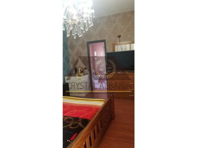 Tirane, jap me qera Vile 3 Katshe 300 m² 180.000 Euro (Vilat GJermane)