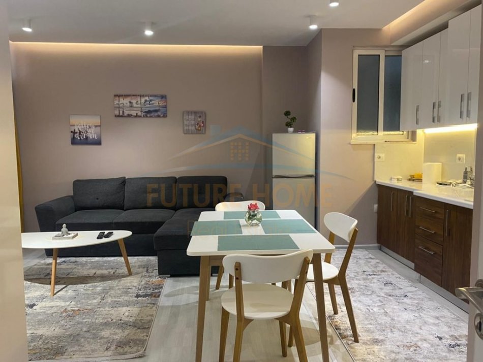 Tirane, jap me qera apartament 1+1 Kati 8, 71 m² 600 € (STACIONI I TRENIT)