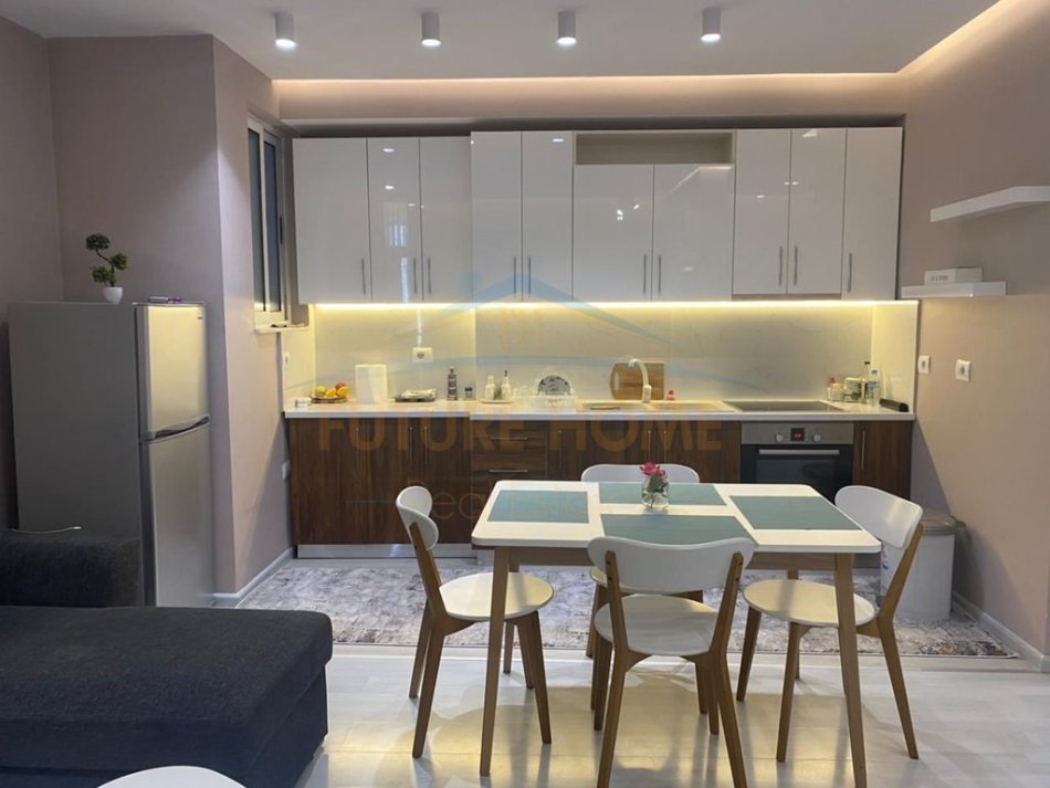 Tirane, jap me qera apartament 1+1 Kati 8, 71 m² 600 € (STACIONI I TRENIT)