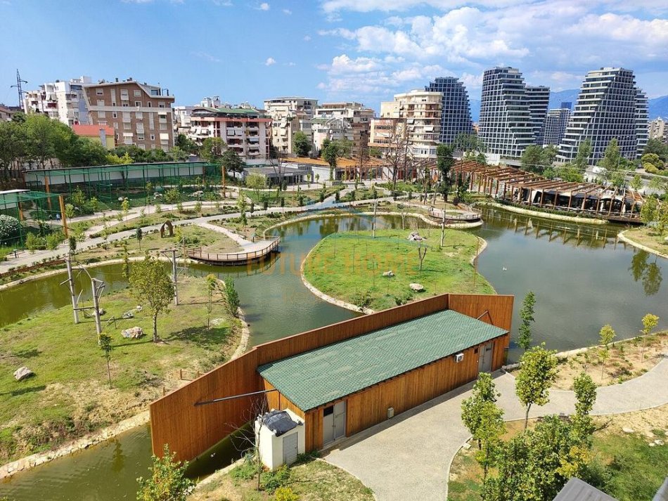 Tirane, shitet apartament 2+1 Kati 2, 149 m²