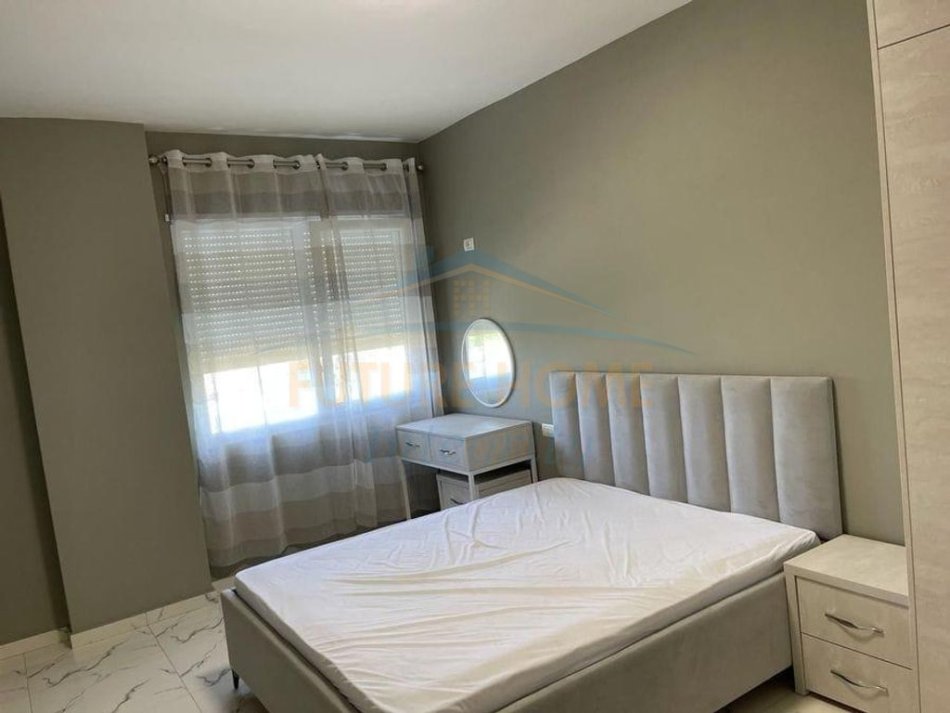 Tirane, jepet me qera apartament 1+1 Kati 2, 60 m² 400 € (Fresku)
