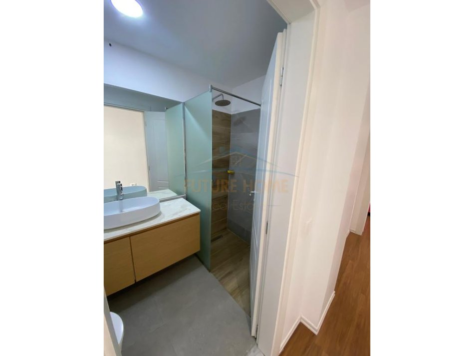 Tirane, jap me qera Vile 2+1 Kati 3, 125 m² 600 € (QYTET STUDENTI)