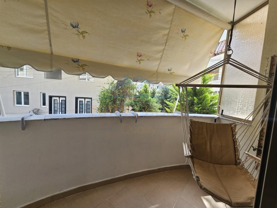 Durres, jepet me qera apartament 1+1+Ballkon Kati 1, 65 m² 320 € (Golem)