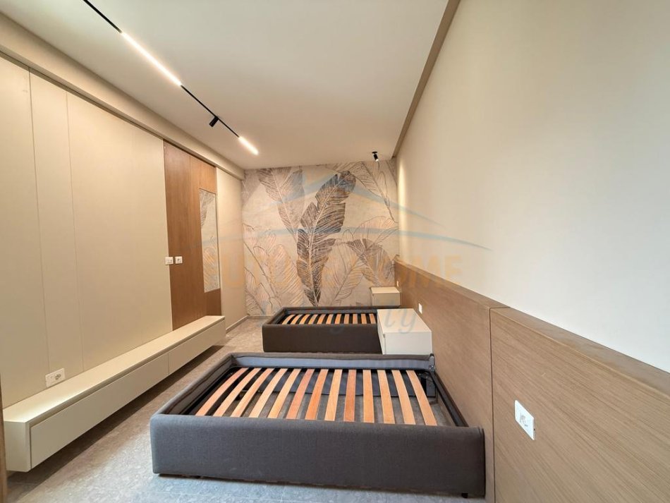 Vlore, shitet apartament 2+1 Kati 2, 115 m² (san torini)