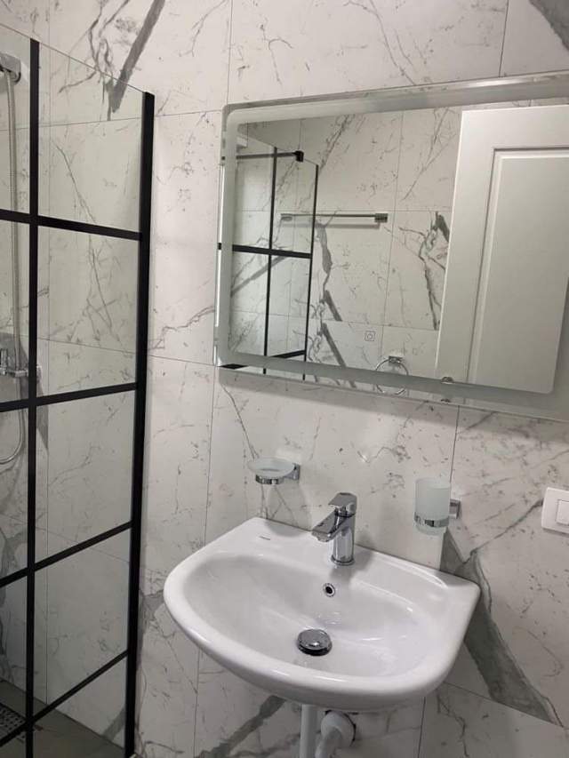 Tirane, jepet me qera apartament 2+1+Post Parkimi Kati 6, 90 m² 500 Euro (Rruga 5 Maj)