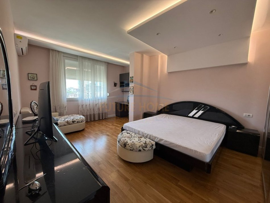 Tirane, shitet apartament 3+1+Ballkon Kati 6, 150 m² 400.000 € (SHALLVARET)