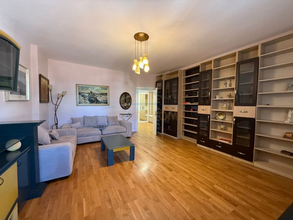 Tirane, shitet apartament 3+1+Ballkon Kati 6, 150 m² 400.000 € (SHALLVARET)