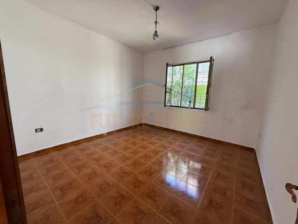 Tirane, jepet me qera apartament 2+1 Kati 1, 80 m² 320 € (UNAZA RE)  UNA53325