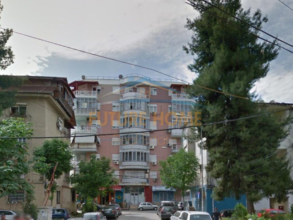Tirane, jepet me qera zyre Kati 2, 127 m² 1.200 € (Rruga Vaso Pasha)