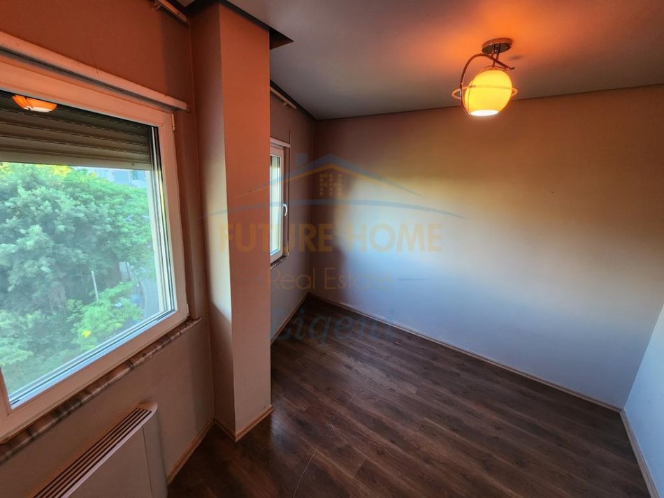 Tirane, jepet me qera apartament 2+1 Kati 4, 143 m² 850 € (Kodra e Diellit)