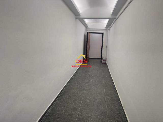 Vlore, jepet me qera ambjent biznesi Kati -1, 146 m² 500 Euro (Rruga Çamëria, Vlorë)