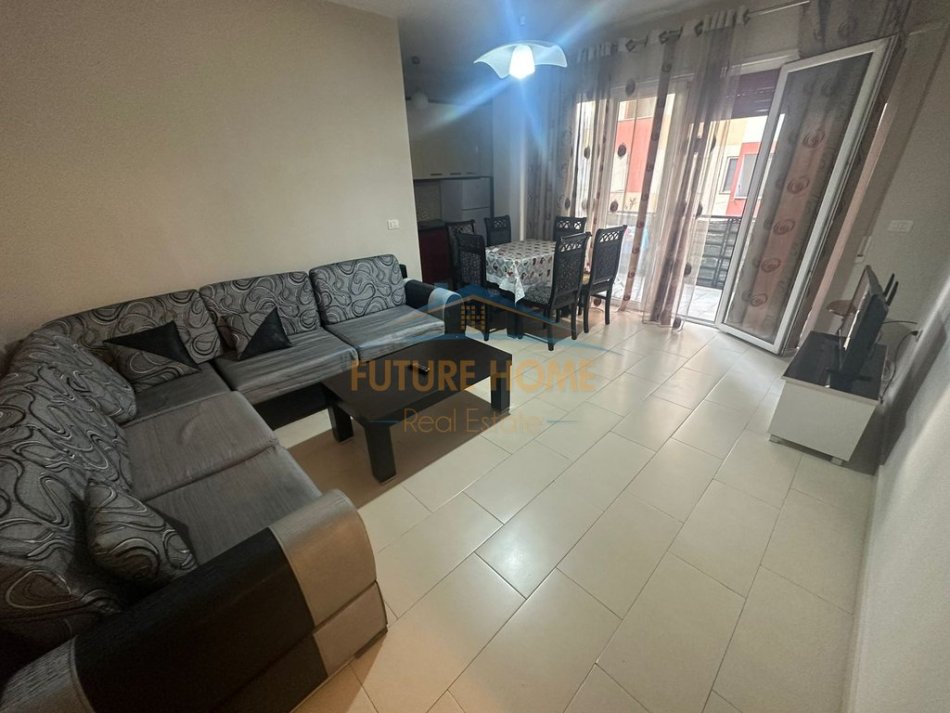 Tirane, jepet me qera apartament 2+1 Kati 3, 110 m² 490 € (Unaza e Re)