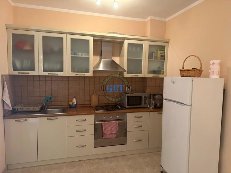 Durres, jepet me qera apartament 1+1+Ballkon Kati 4, 60 m² 300 € (Golem)