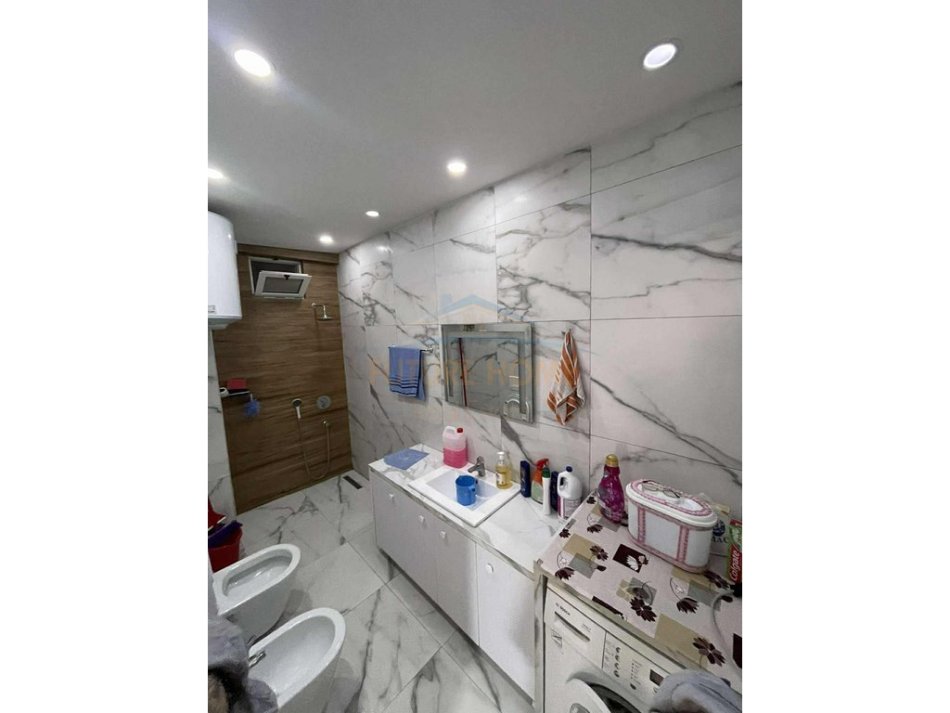 Tirane, shitet apartament 1+1+Ballkon Kati 1, 77 m² 85.000 € (Misto Mame)