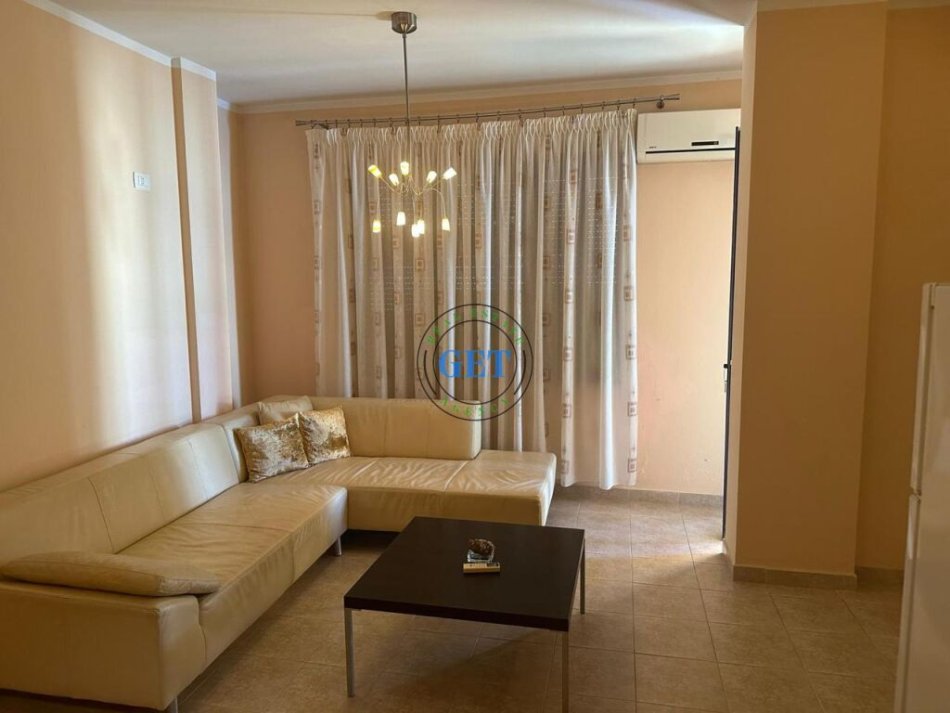 Durres, jepet me qera apartament 1+1+Ballkon Kati 4, 60 m² 300 € (Golem)