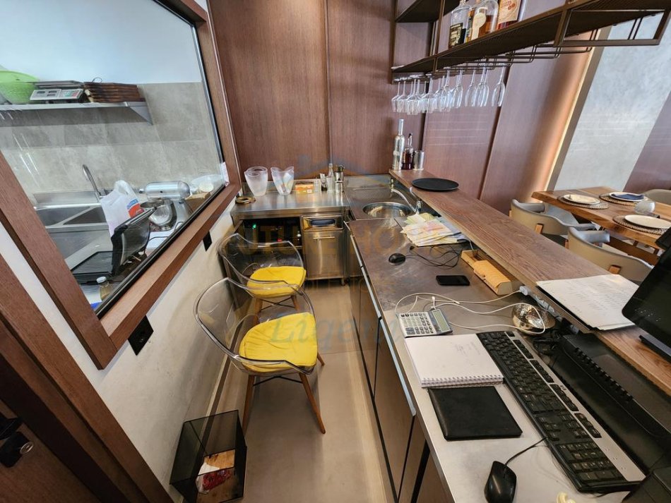 Tirane, jepet me qera bar-resorant Kati 0, 110 m² 1.750 € (Residenca Kodra e Diellit 1)