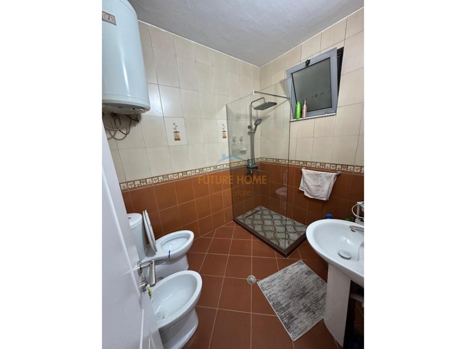 Tirane, shitet apartament 2+1+Ballkon Kati 6, 100 m² 150.000 € (unaza e re)