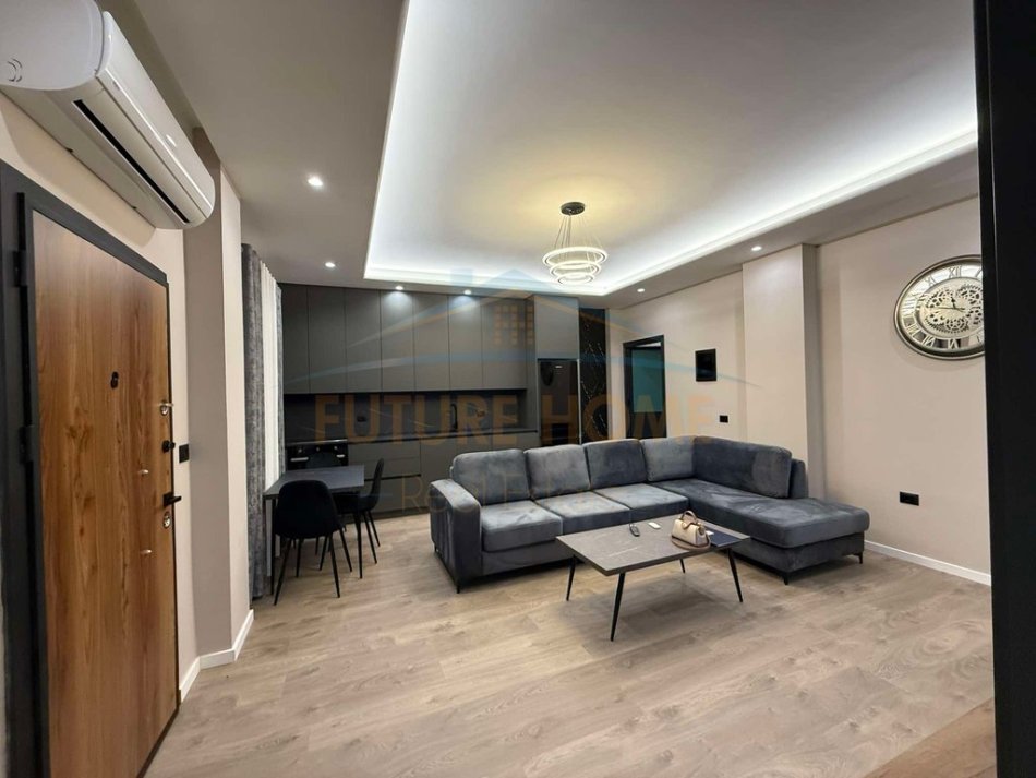 Tirane, shitet 1+1 Kati 0, 140.000 € (liqeni i thate)
