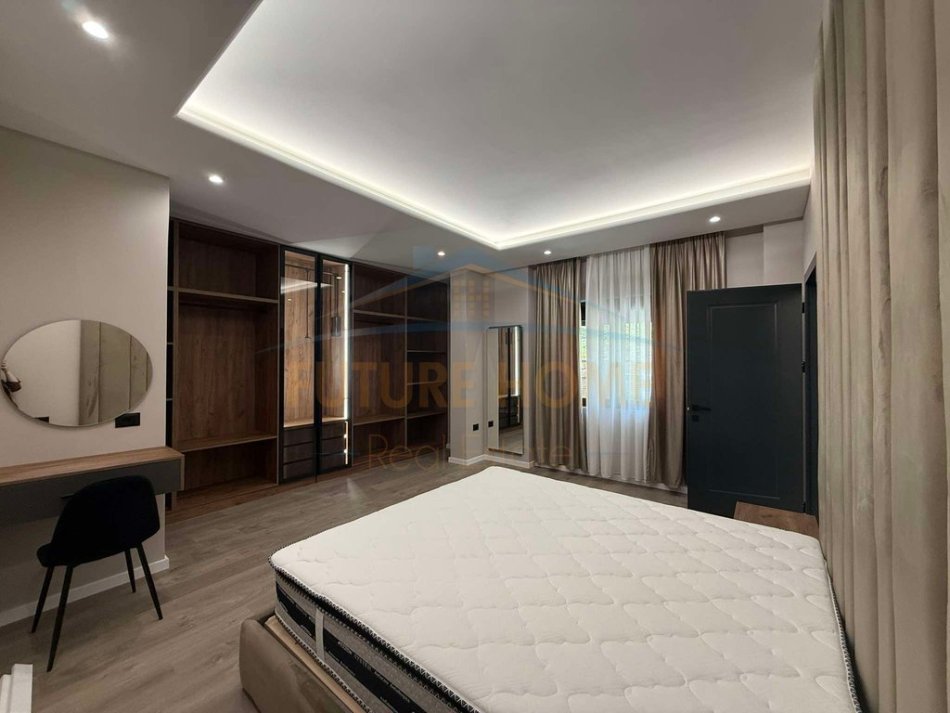 Tirane, shitet 1+1 Kati 0, 140.000 € (liqeni i thate)