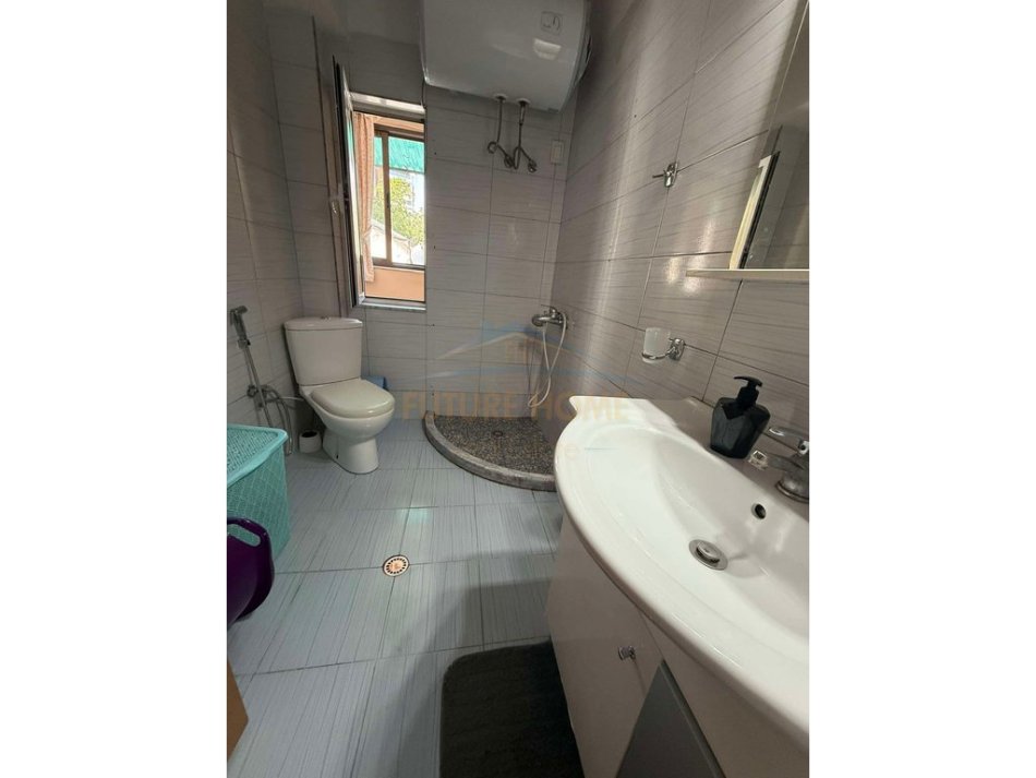 Tirane, shitet apartament 1+1 Kati 3, 59 m² 128.000 € (Perballe Delijorgjit)  UNA53627
