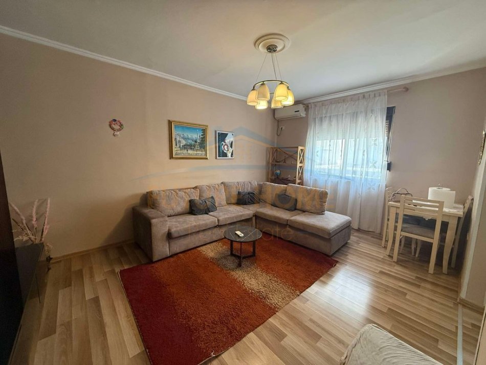Tirane, shitet 1+1+Ballkon , 59 m² 135.000 € (Pallati me Shigjeta)