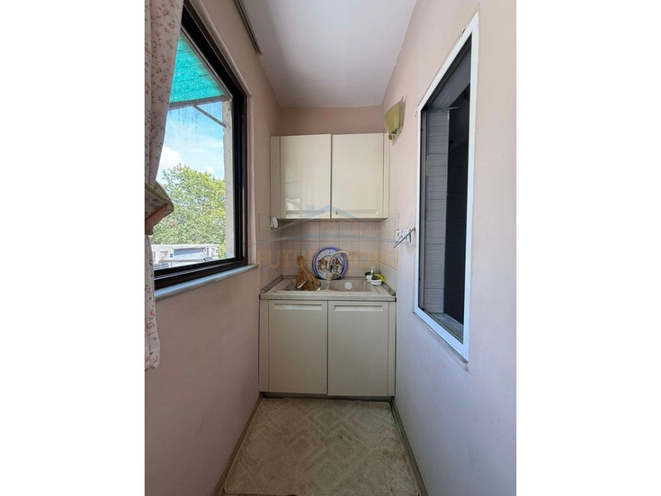 Tirane, shitet apartament 1+1 Kati 3, 59 m² 128.000 € (Perballe Delijorgjit)  UNA53627