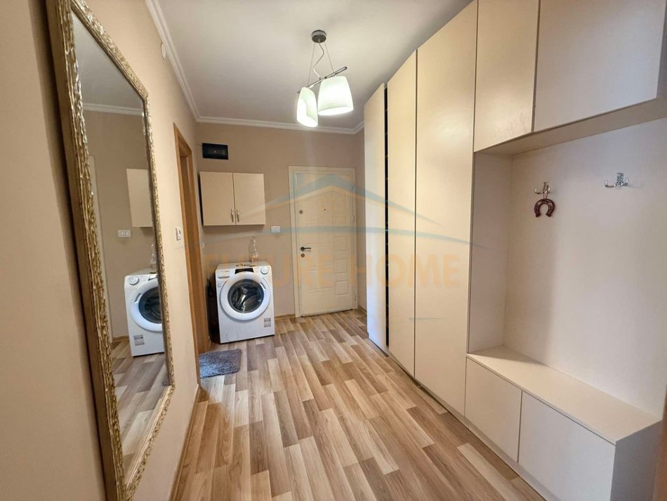 Tirane, shitet 1+1+Ballkon , 59 m² 135.000 € (Pallati me Shigjeta)